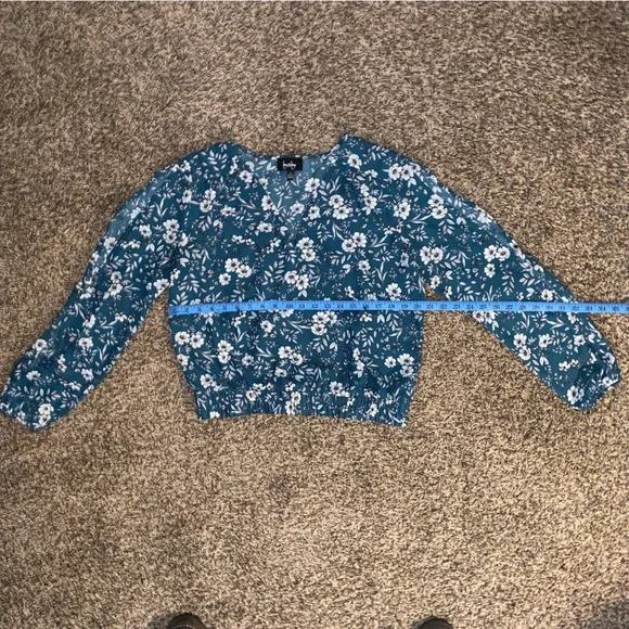 By & By Women’s Green Floral Blouse - Picture 4 of 10